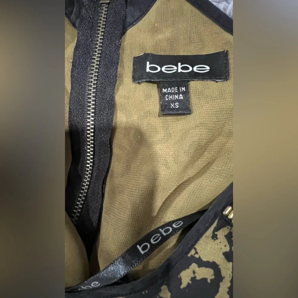 Beautiful, BEBÉ silk top - Picture 2 of 5